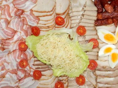 Wurstplatte mit Kren